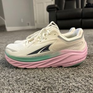 Altra Via Olympus Road running shoes